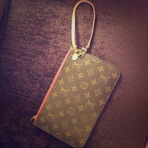 Louis Vuitton neverfull pouchette NWOT